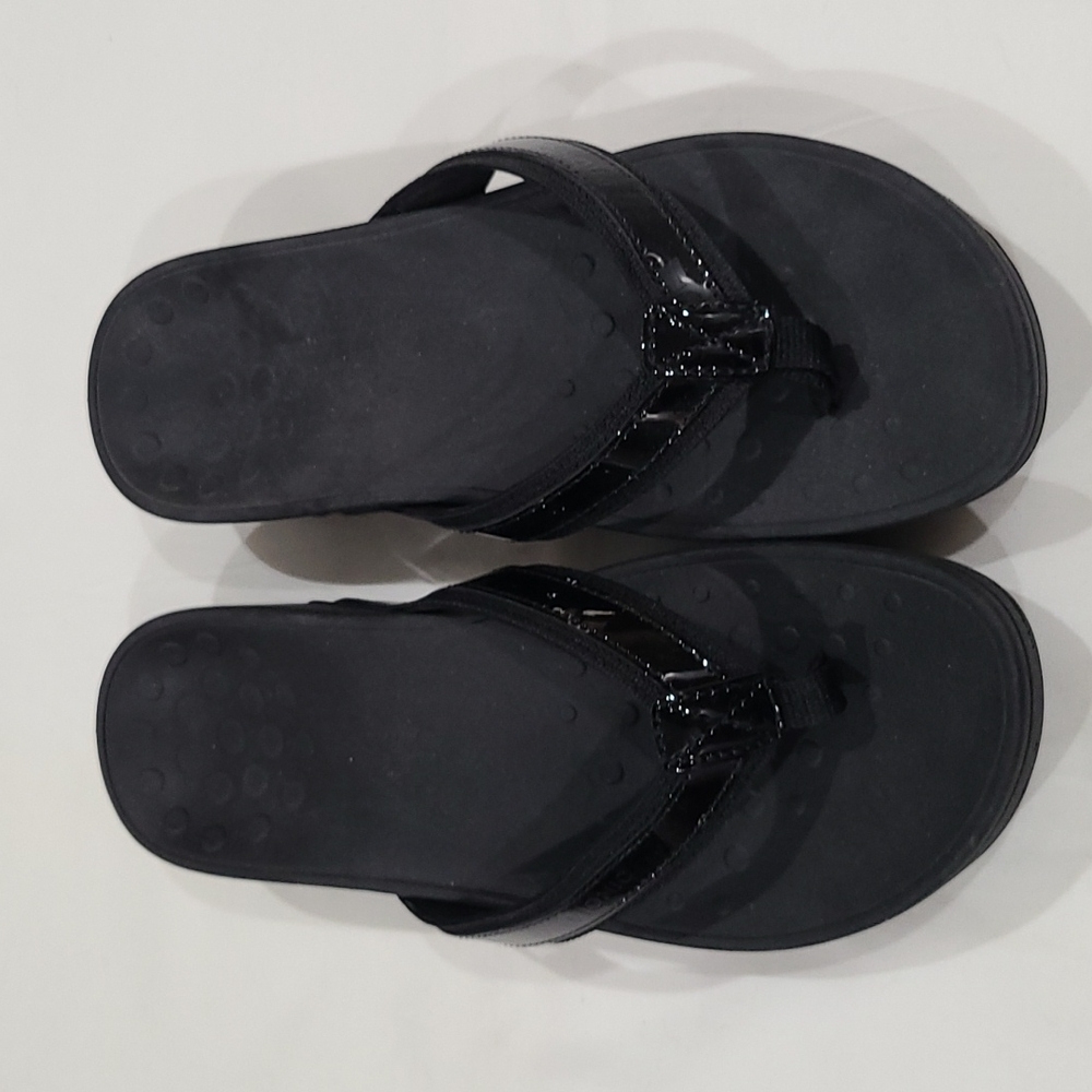 Vionic Black Patten Flip Flops